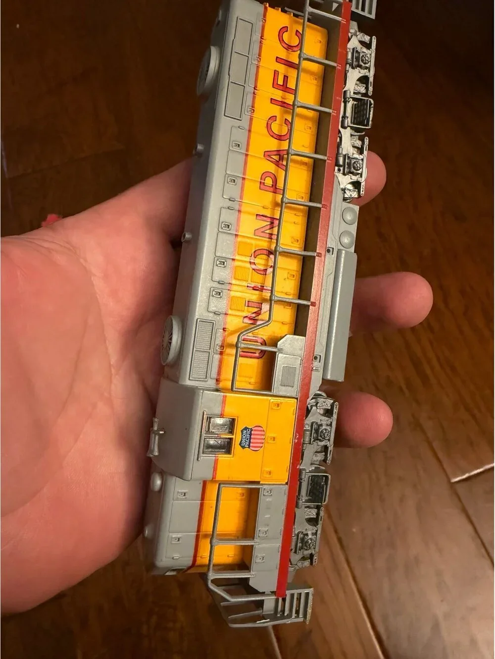 HO Scale AHM GP18 Union Pacific Powered Diesel Locomotive untested